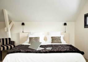 Catherine LEVI - INTERIEUR SINGULIER